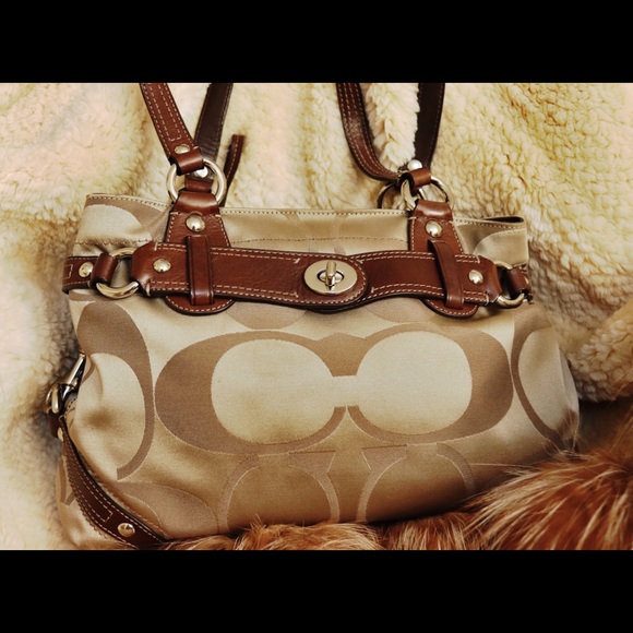 COACH Shoulder Satchel - Picture 1 of 8